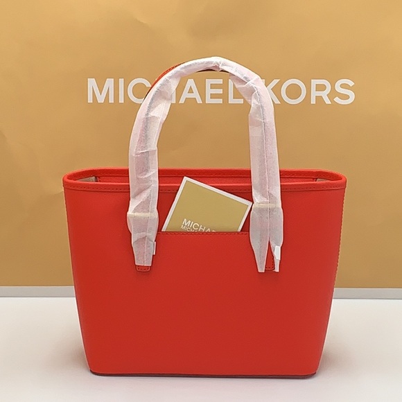 MICHAEL KORS 
 Extra-Small Saffiano Leather Top-Zip Tote Bag DARK SANGRIA - Picture 5 of 14